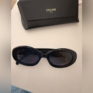 Celine - Triomphe Oval Sunglasses - Black